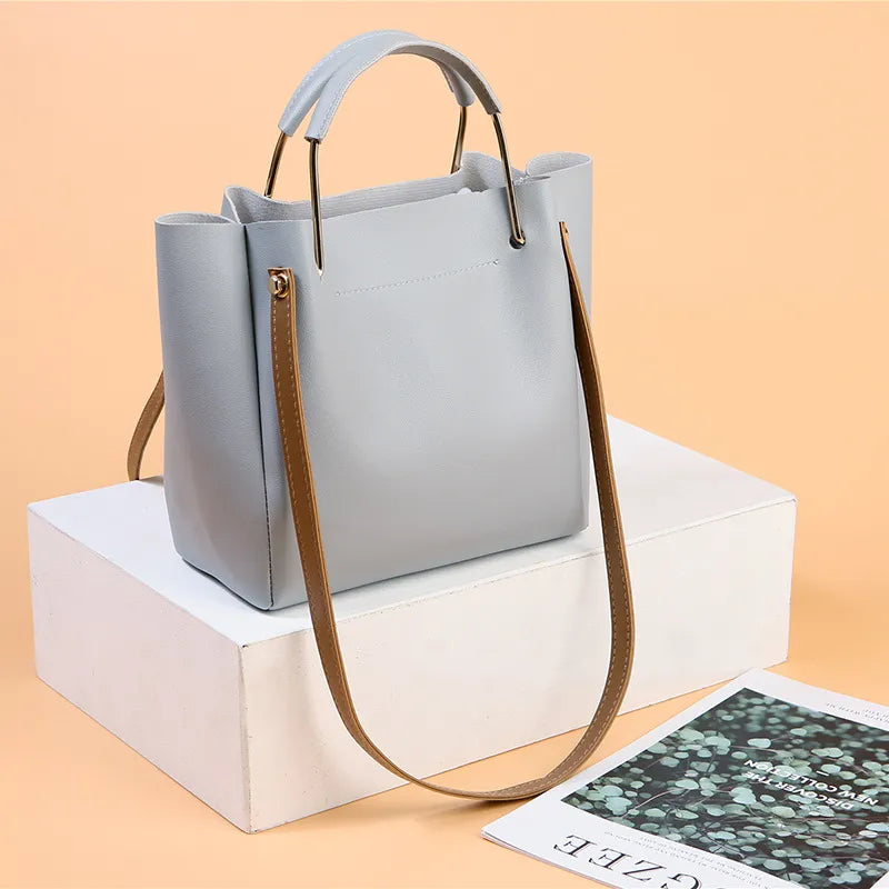 Women's Handbag ⎜ Fashionable Shoulder Bag with Metal Handles and Adjustable Strap
