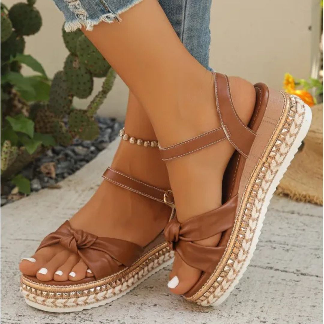 Platform Sandals for Women ⎜ Summery Shoes with a Knot Design and Decorative Raffia Sole in a Comfortable Width