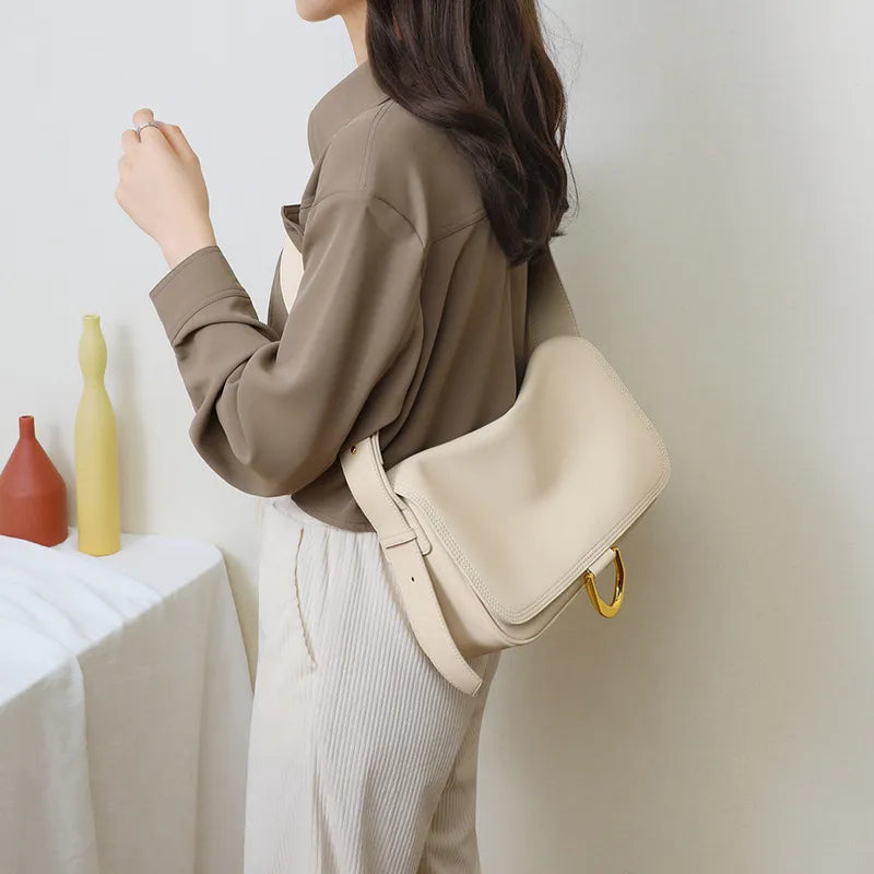 Messenger Bag for Women ⎜ Elegant Shoulder Bag with Gold Accent and Plenty of Storage Space