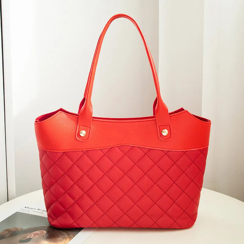 Quilted Handbag for Women ⎜ Versatile Shoulder Bag for Shopping and Everyday Use