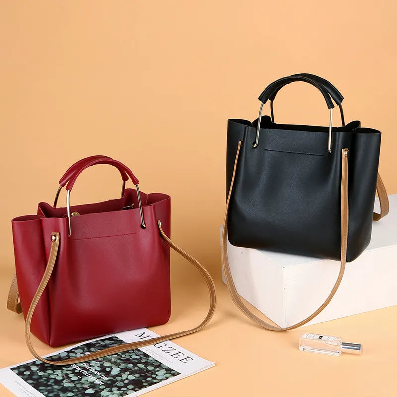 Women's Handbag ⎜ Fashionable Shoulder Bag with Metal Handles and Adjustable Strap