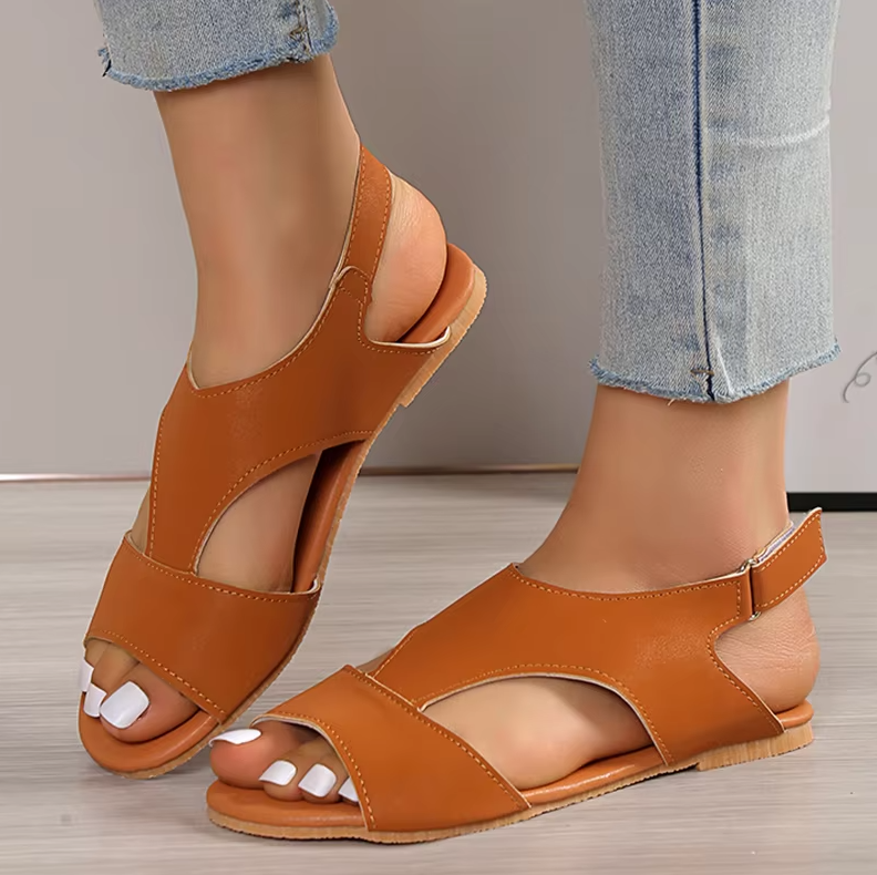Women's Flat Sandals ⎜ Comfortable Shoes with Straps and an Open Toe Area for a Casual Look