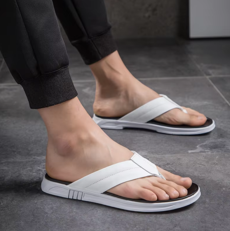 Men's Flip - Flops for Summer ⎜ Comfortable Leather Sandals for the Beach and Leisure Time