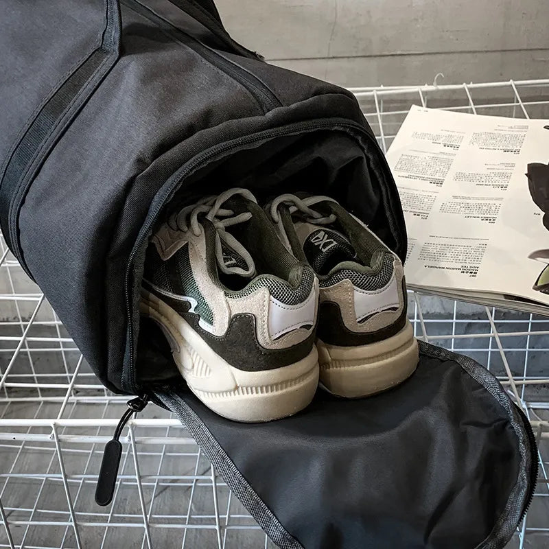 Sports Bag for Men and Women ⎜ Water - Repellent Training Bag with Wet Compartment and Shoulder Strap