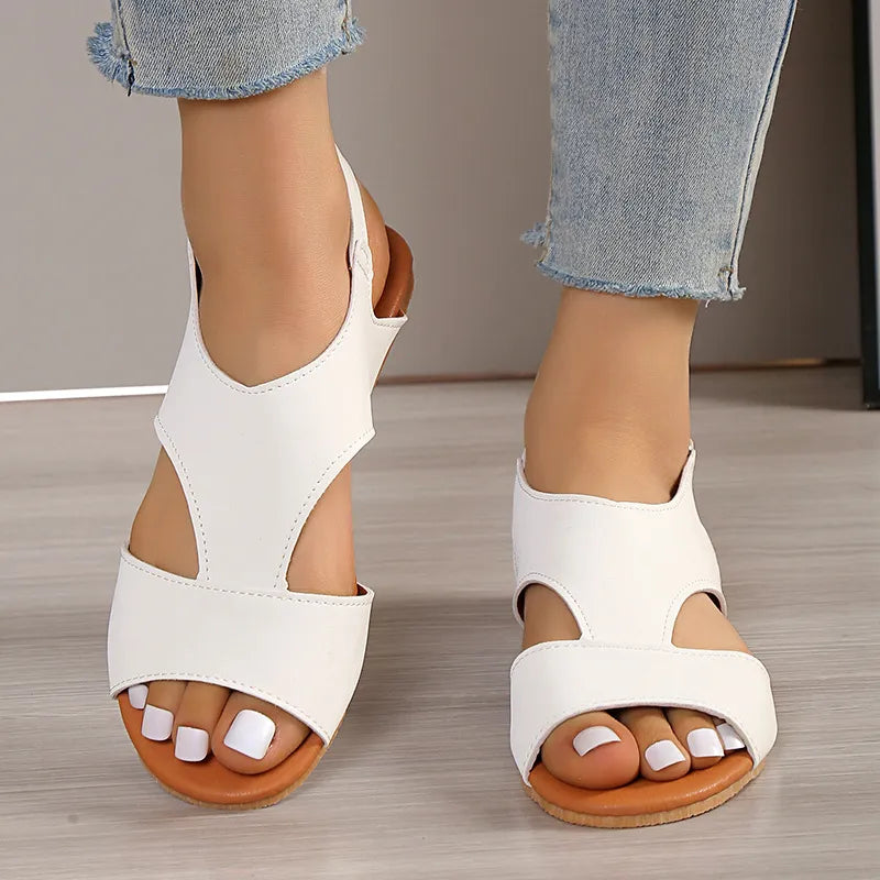 Women's Flat Sandals ⎜ Comfortable Shoes with Straps and an Open Toe Area for a Casual Look