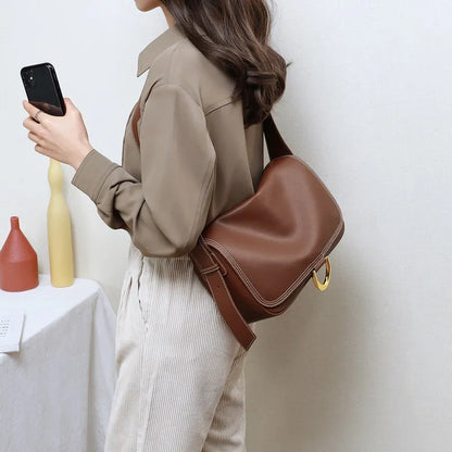 Messenger Bag for Women ⎜ Elegant Shoulder Bag with Gold Accent and Plenty of Storage Space