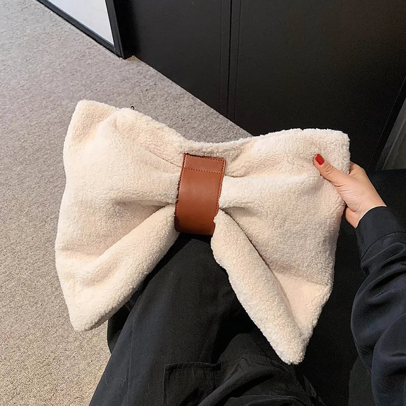 Women's Handbag ⎜ Fashionable Bag in a Bow Design with Adjustable Shoulder Strap
