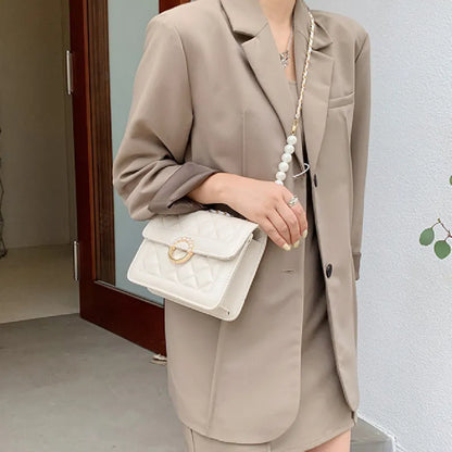 Small Shoulder Bag with Chain ⎜ Pearl Fastening and Stylish Chain Strap