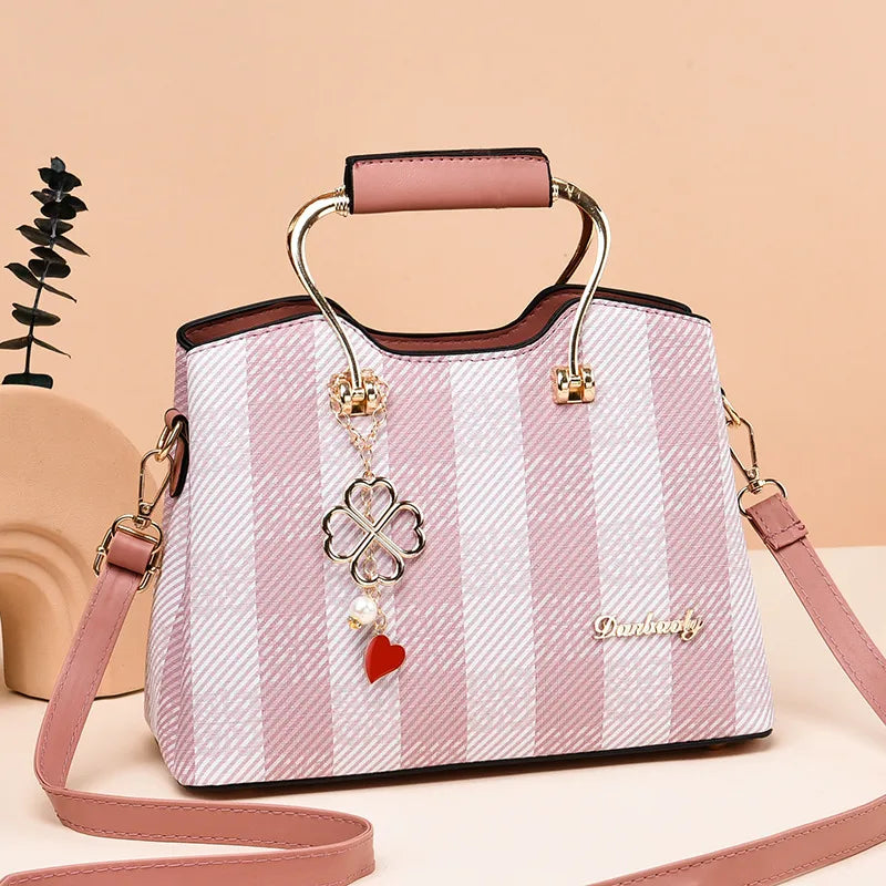 Check Pattern Handbag ⎜ Stylish Design with Heart Pendant and Plenty of Storage Space