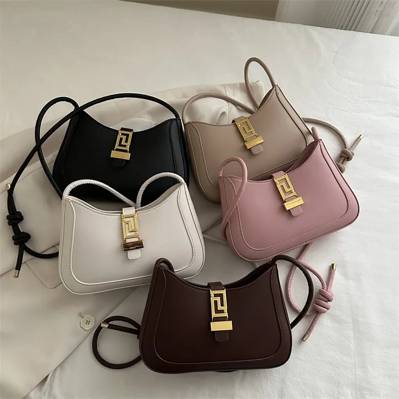 Fashionable Shoulder Bag for Women ⎜ Retro Bag with Structured Design and Practical Fastening
