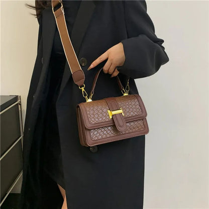 Woven Shoulder Bag for Women ⎜ Small Bag with Braided Design and Practical Fastening