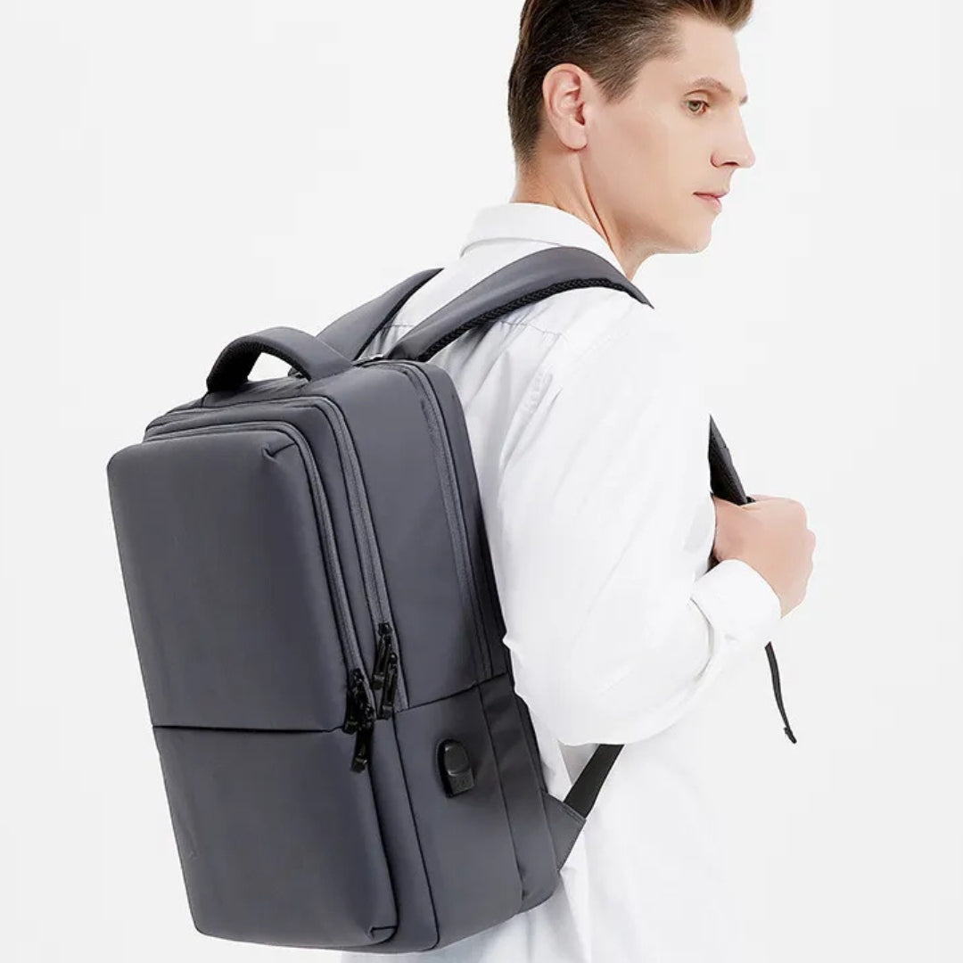Business Backpack ⎜ Laptop Carrier with Practical Storage Space