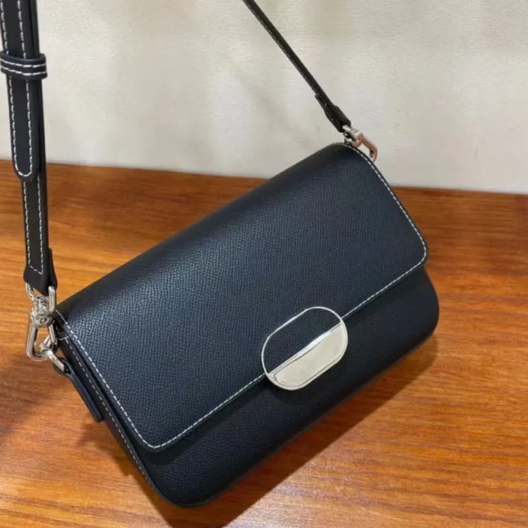 Shoulder Bag for Women ⎜ Elegant Faux Leather Handbag with Clasp
