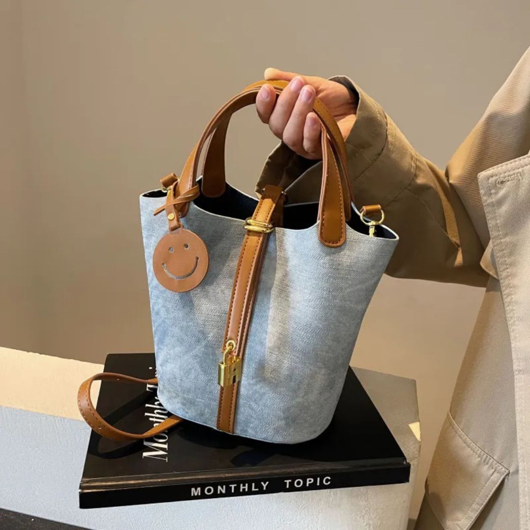 Retro Handbag for Women ⎜ Fashionable Bag with Smiley Tag and Adjustable Shoulder Strap