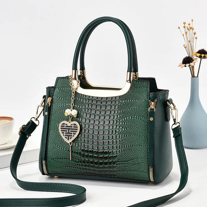 Bag with Heart Pendant ⎜ Elegant Design and Plenty of Storage Space for Everyday Life