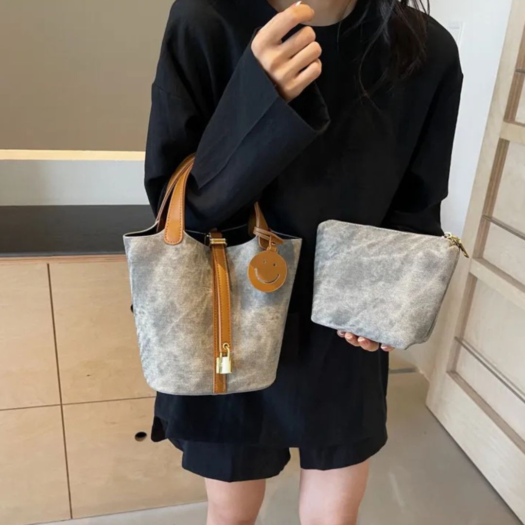 Retro Handbag for Women ⎜ Fashionable Bag with Smiley Tag and Adjustable Shoulder Strap