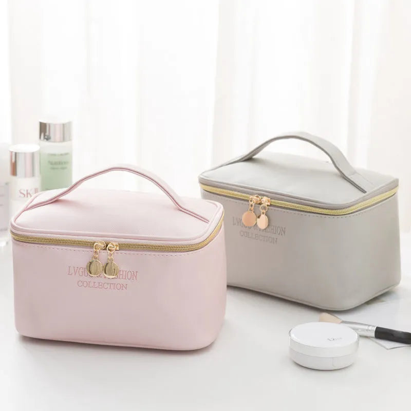 Cosmetics Bag for Travelling ⎜ Waterproof Storage with Zip and Practical Carrying Handle