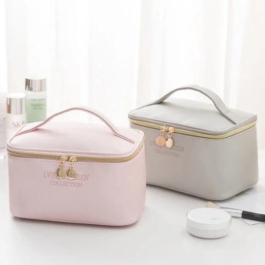 Cosmetics Bag for Travelling ⎜ Waterproof Storage with Zip and Practical Carrying Handle