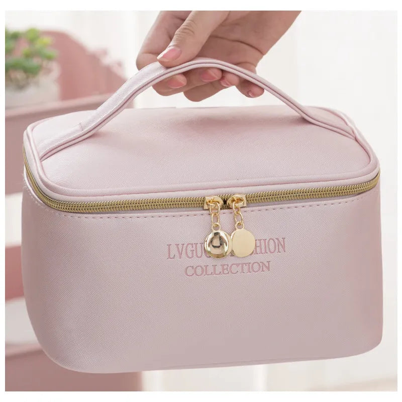Cosmetics Bag for Travelling ⎜ Waterproof Storage with Zip and Practical Carrying Handle