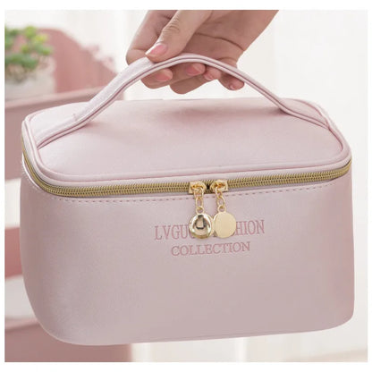Cosmetics Bag for Travelling ⎜ Waterproof Storage with Zip and Practical Carrying Handle