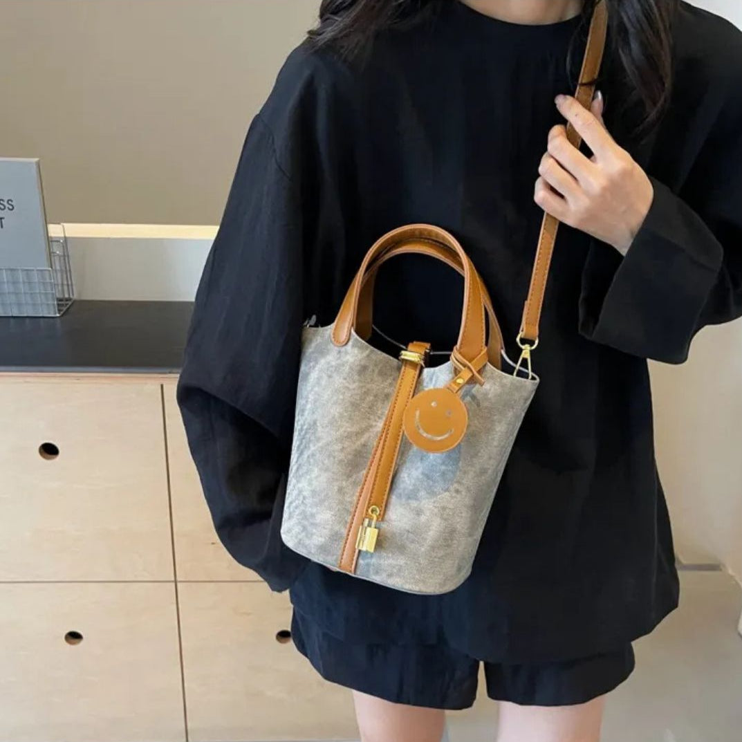 Retro Handbag for Women ⎜ Fashionable Bag with Smiley Tag and Adjustable Shoulder Strap