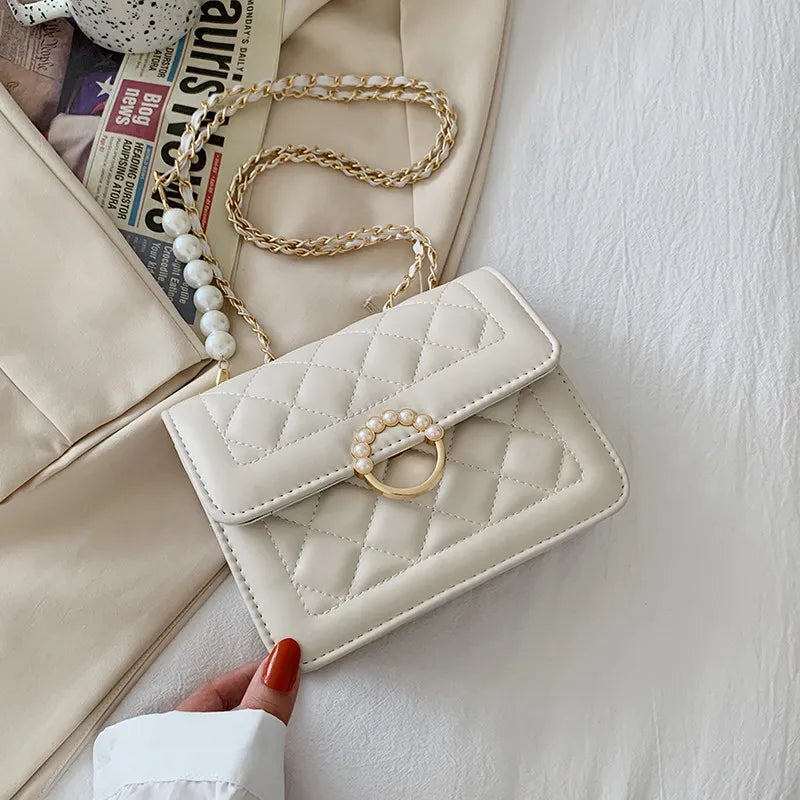 Small Shoulder Bag with Chain ⎜ Pearl Fastening and Stylish Chain Strap