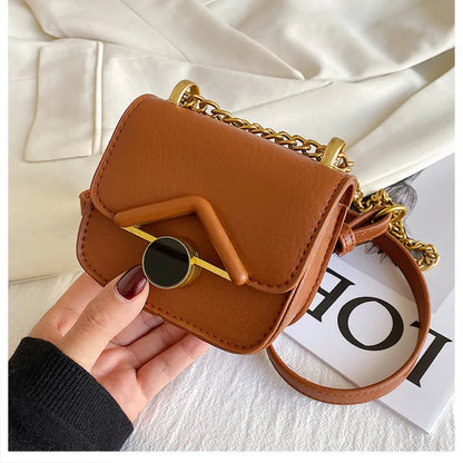 Small Shoulder Bag with Chain ⎜ Elegant Design with Golden Buckle and Minimalist Details