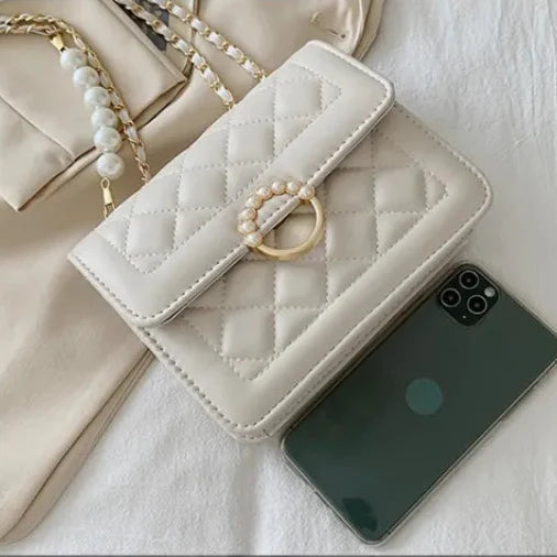 Small Shoulder Bag with Chain ⎜ Pearl Fastening and Stylish Chain Strap