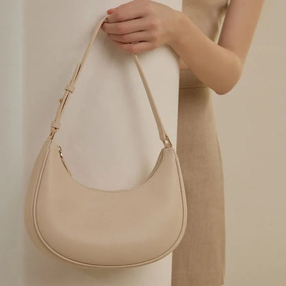 Shoulder Bag ⎜ Modern Design with Adjustable Strap and Stylish Shape