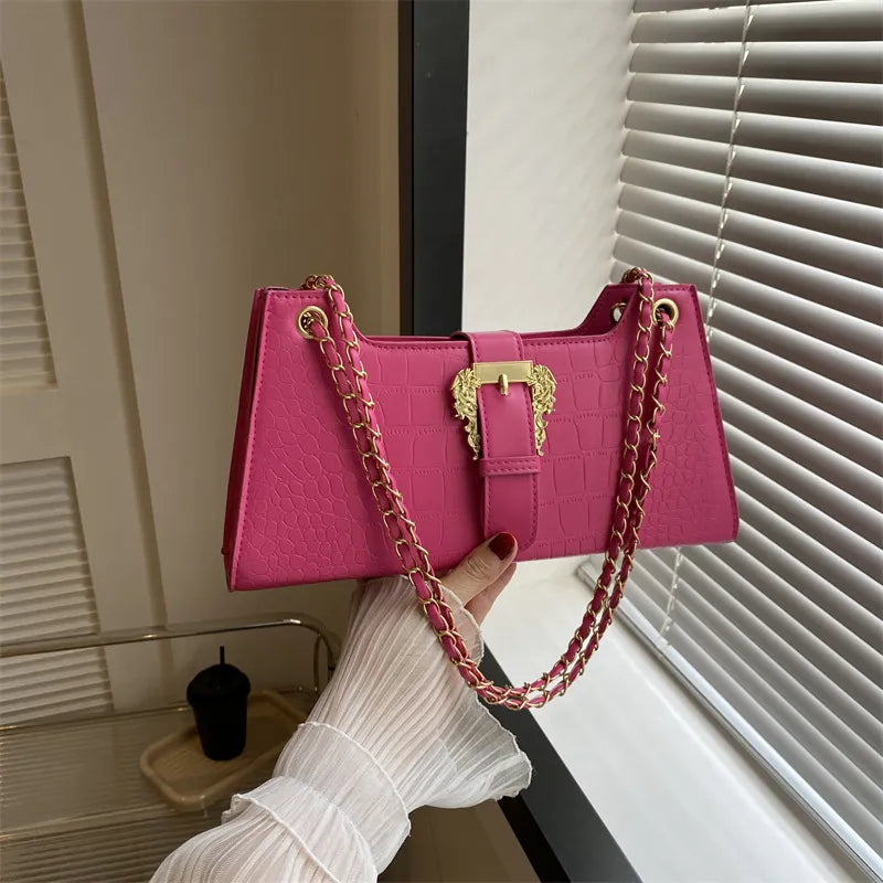 Shoulder Bag with Chain ⎜ Modern Design with Crocodile Embossing and Stylish Golden Clasp