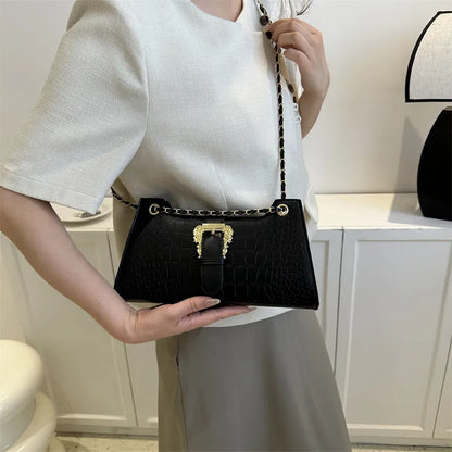 Shoulder Bag with Chain ⎜ Modern Design with Crocodile Embossing and Stylish Golden Clasp