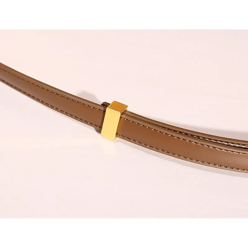Classic Leather Shoulder Bag ⎜ Elegant Accessory with Gold Buckle for Stylish Appearances
