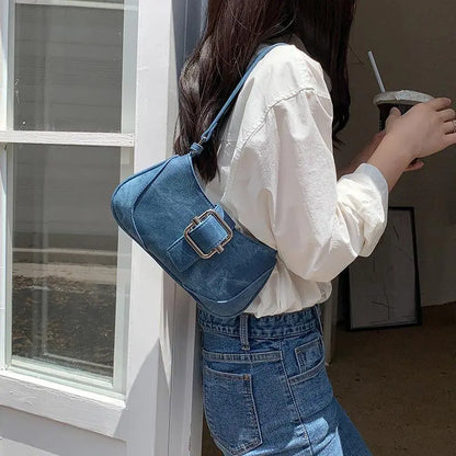 Vintage Baguette Bag with Large Buckle ⎜ Stylish Accessory for a Modern Look