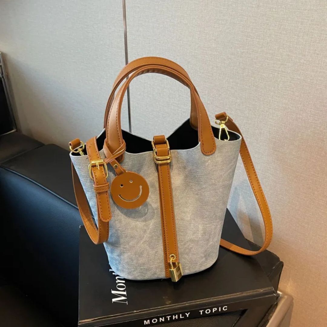 Retro Handbag for Women ⎜ Fashionable Bag with Smiley Tag and Adjustable Shoulder Strap