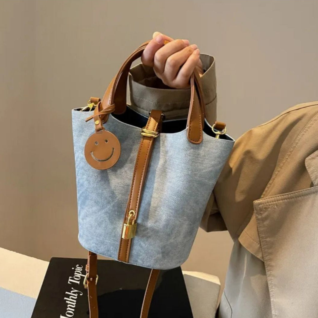 Retro Handbag for Women ⎜ Fashionable Bag with Smiley Tag and Adjustable Shoulder Strap