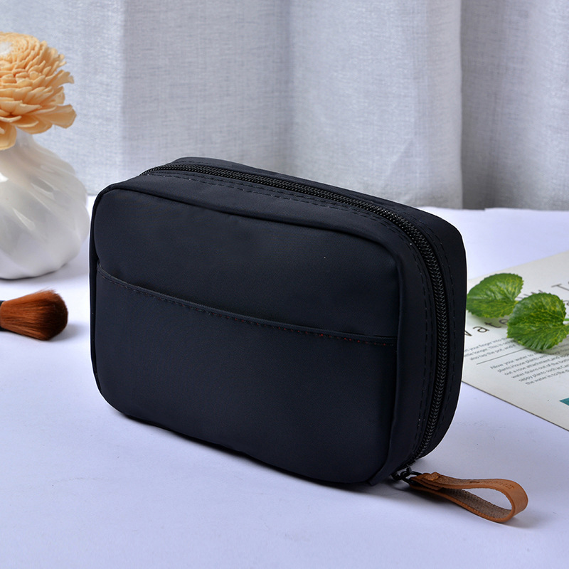 Cosmetics Bag for Women ⎜ Simple Make - Up Bag with Zip and Practical Storage