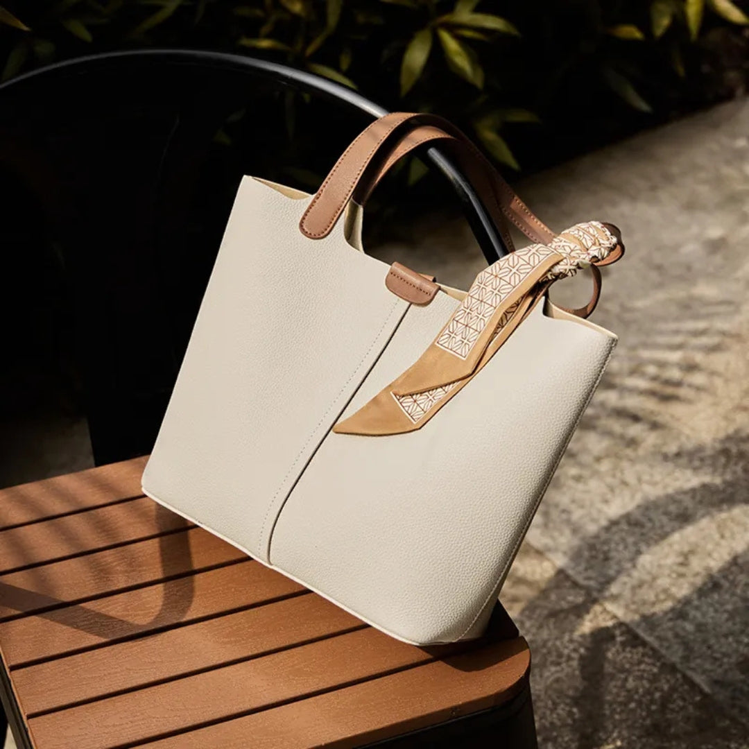 Large Faux Leather Handbag ⎜ Stylish Bag with a Practical Design and Fashionable Details