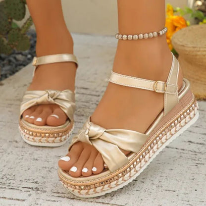 Platform Sandals for Women ⎜ Summery Shoes with a Knot Design and Decorative Raffia Sole in a Comfortable Width