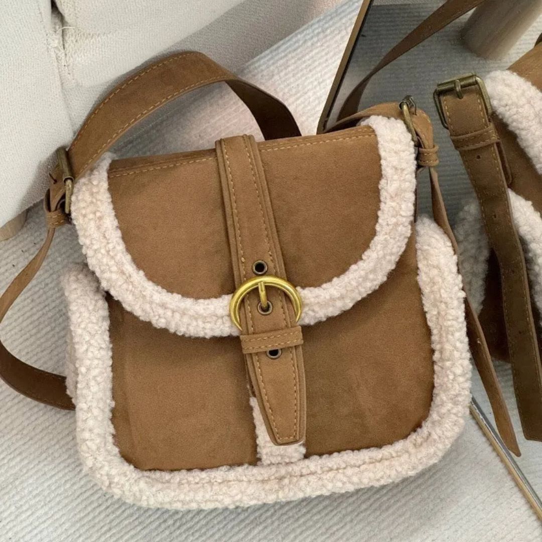 Vintage Shoulder Bag for Women ⎜ Fashionable Lambswool Bag with Elegant Buckle Fastening