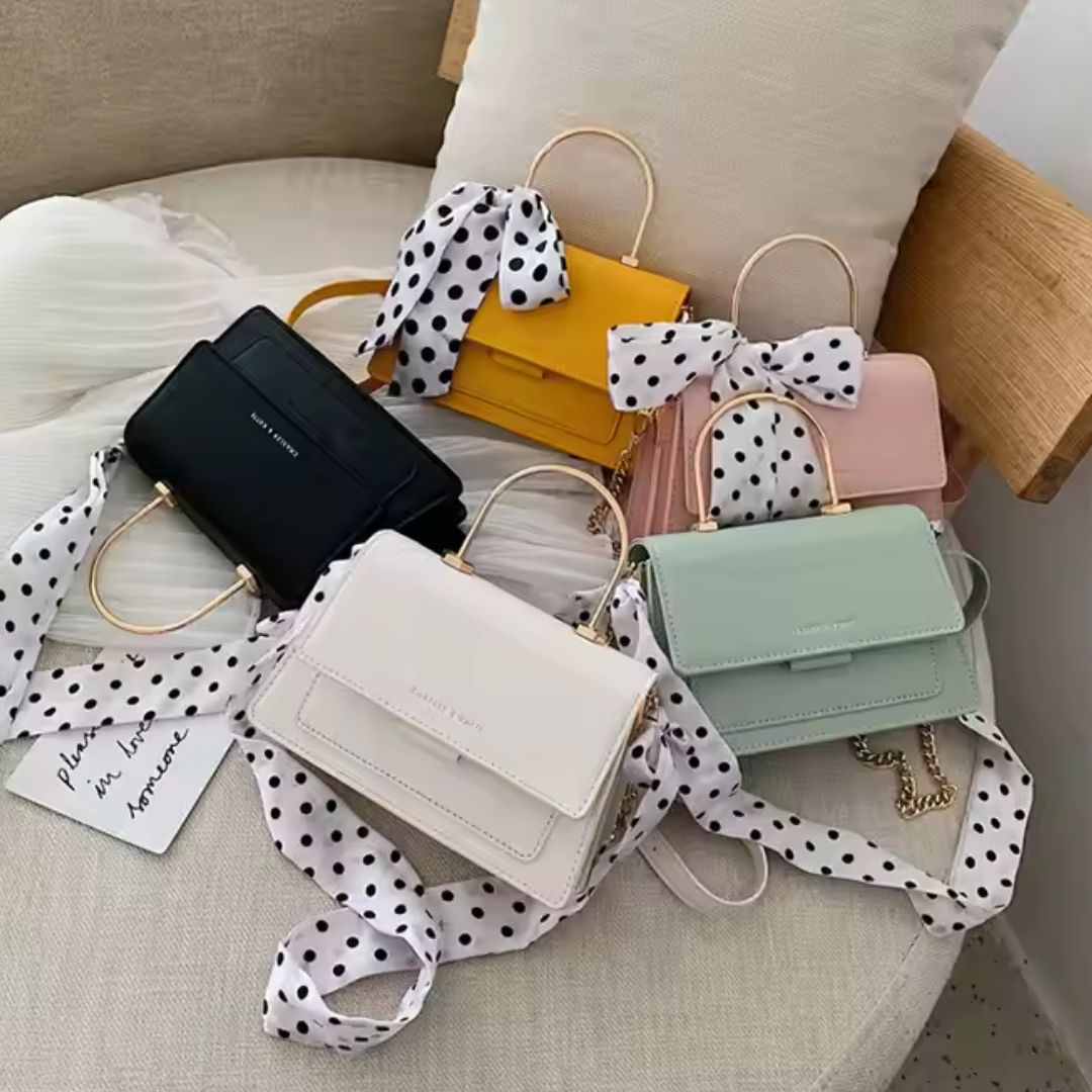 Shoulder Bag for Women ⎜ Fashionable Bag with Polka Dots Bow and Chain Strap