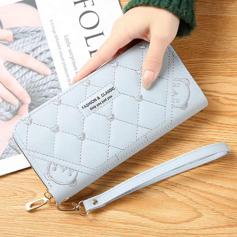 Women's Wallet in Long Format ⎜ Fashionable Wallet with Single Zip and Plenty of Storage Space