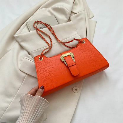 Shoulder Bag with Chain ⎜ Modern Design with Crocodile Embossing and Stylish Golden Clasp