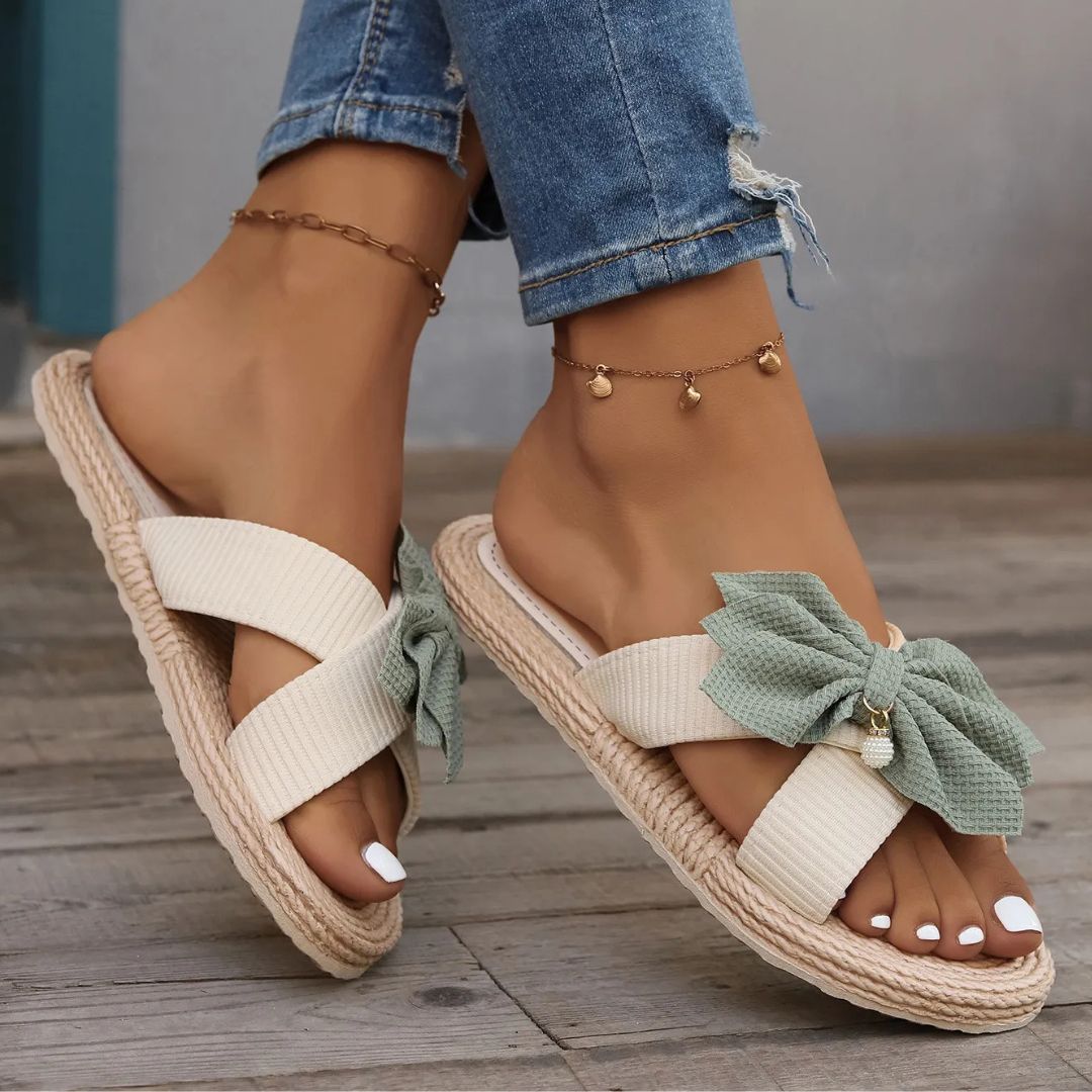 Women's Summer Mules ⎜ Comfortable Flat Slippers with Bow and Non - Slip Raffia Sole