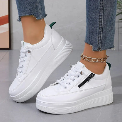 Sneakers for Women ⎜ Comfortable Shoes with Colour Accent and Zip for Everyday Wear and Comfort