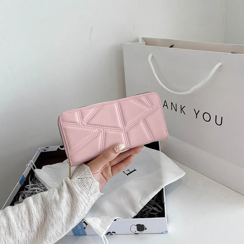 Women's Wallet with Zip ⎜ Simple Design in a Medium Size for Everyday Use