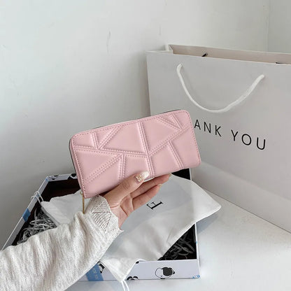 Women's Wallet with Zip ⎜ Simple Design in a Medium Size for Everyday Use