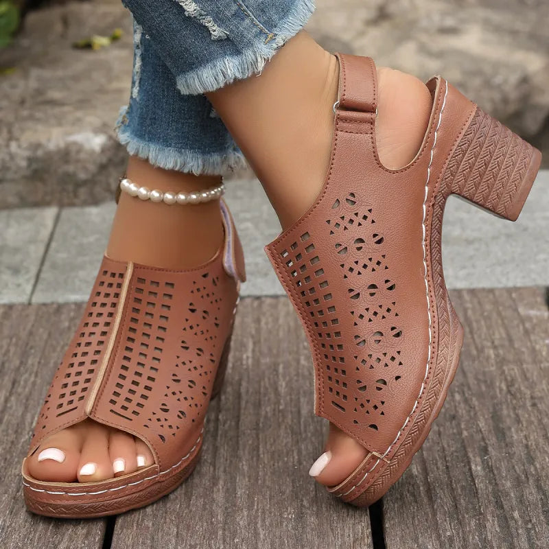 Women's Sandals with a Block Heel ⎜ Comfortable Retro - Style Summer Shoes with Cut - Outs and an Open Toe