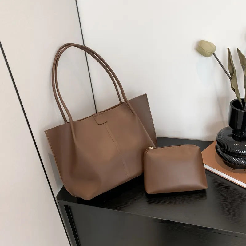 Retro Two - Piece Set ⎜ Elegant Bag with Practical Cosmetic Bag and Plenty of Storage Space