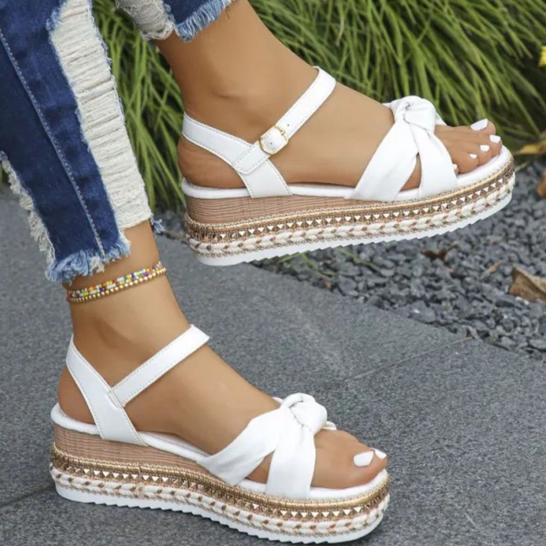 Platform Sandals for Women ⎜ Summery Shoes with a Knot Design and Decorative Raffia Sole in a Comfortable Width