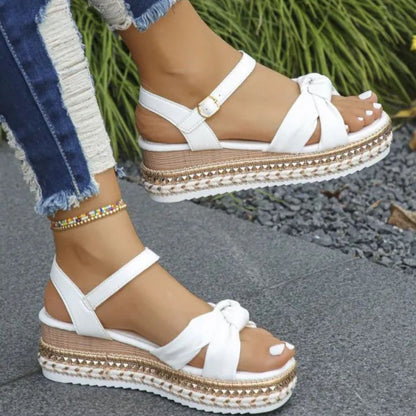 Platform Sandals for Women ⎜ Summery Shoes with a Knot Design and Decorative Raffia Sole in a Comfortable Width